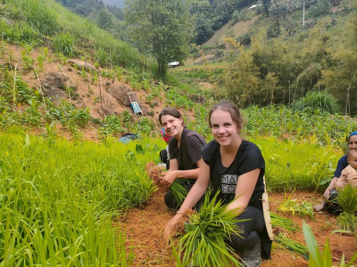 Indigenous Homestay- Trek- Food- Bus Mu Cang Chai 외부 사진