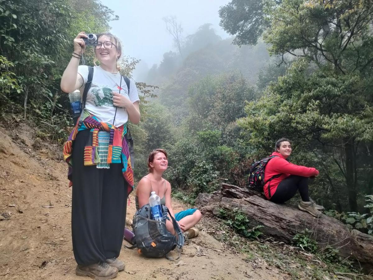 Indigenous Homestay- Trek- Food- Bus Mu Cang Chai 외부 사진