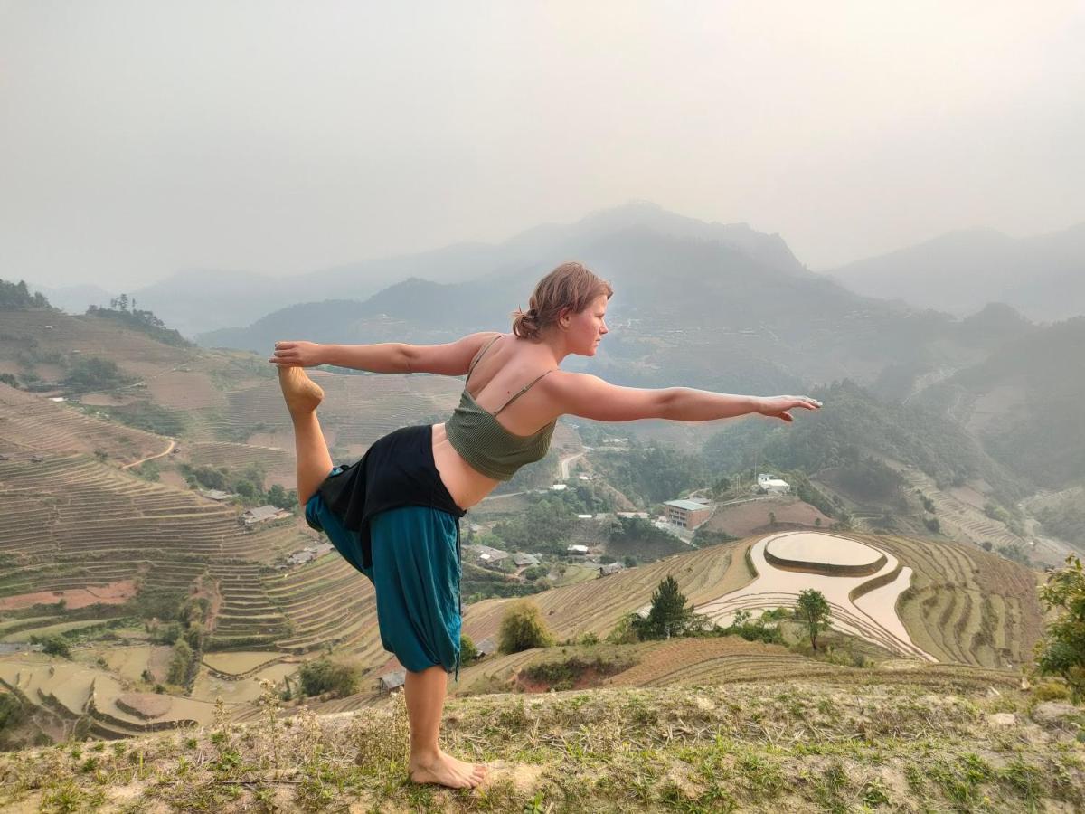 Indigenous Homestay- Trek- Food- Bus Mu Cang Chai 외부 사진