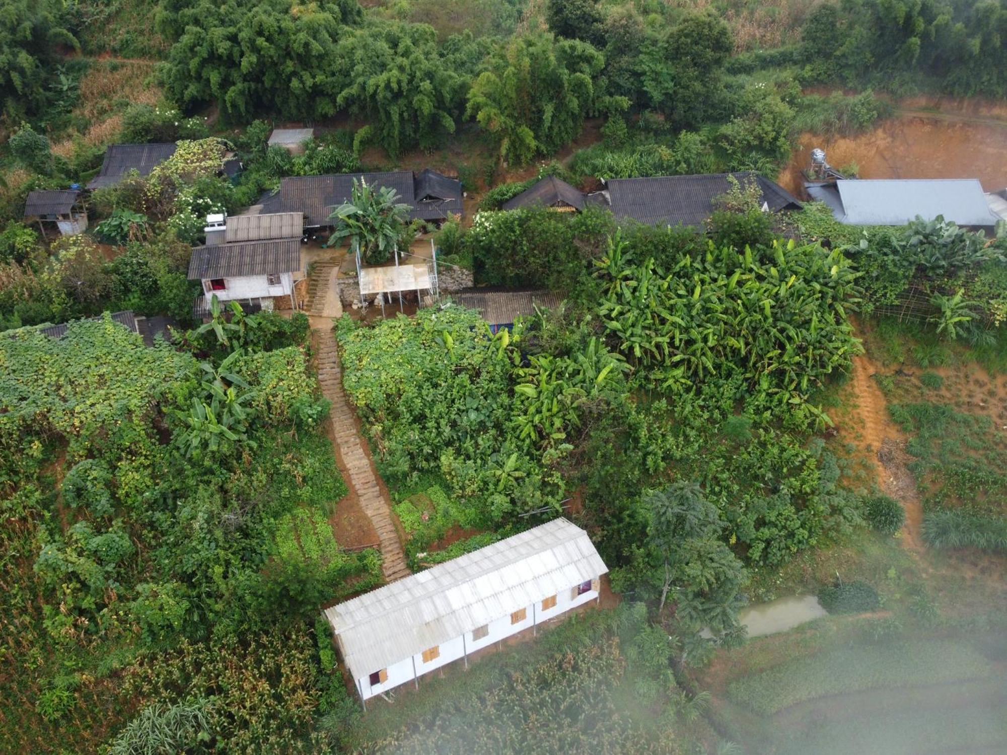 Indigenous Homestay- Trek- Food- Bus Mu Cang Chai 외부 사진