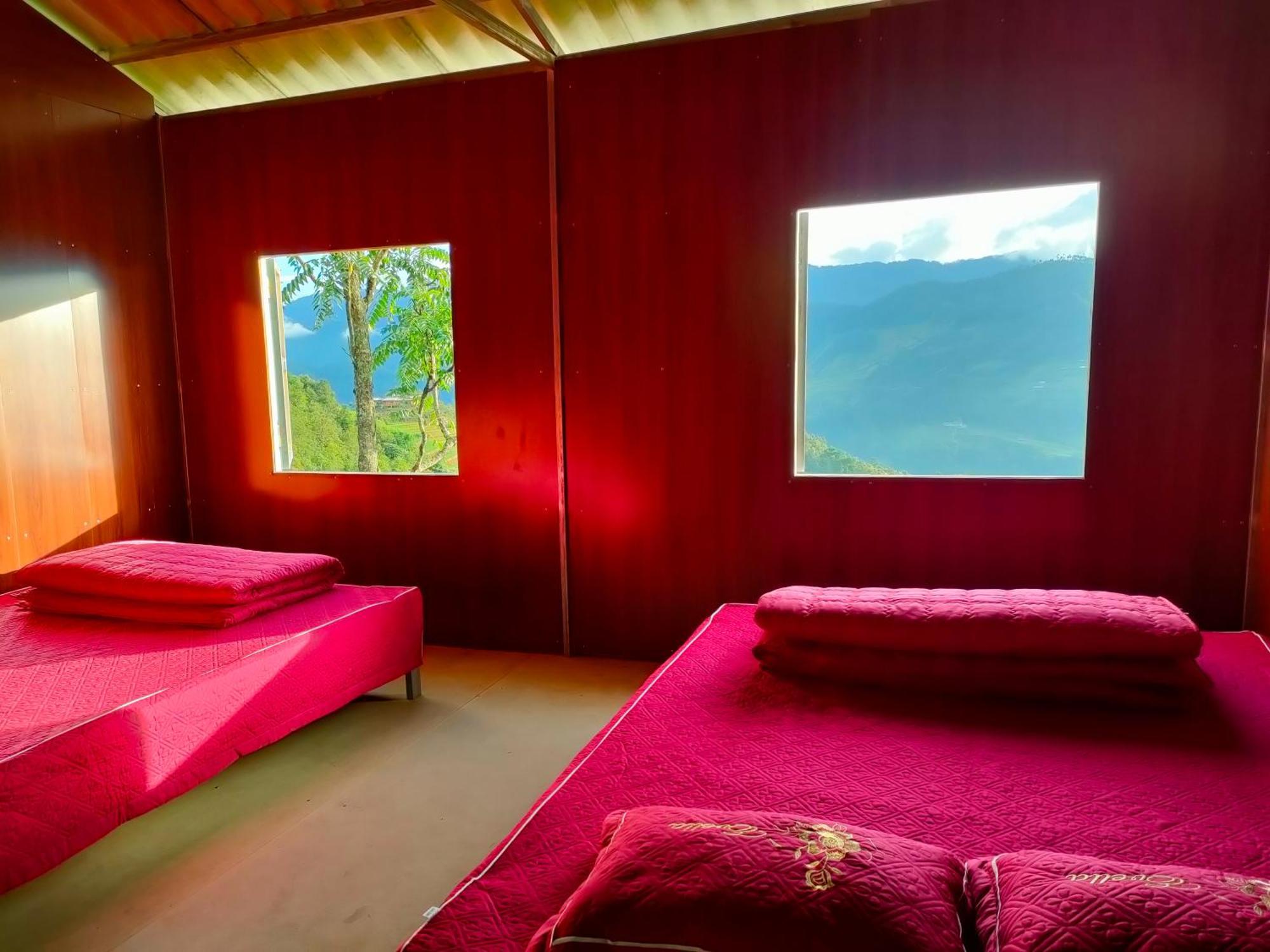 Indigenous Homestay- Trek- Food- Bus Mu Cang Chai 객실 사진