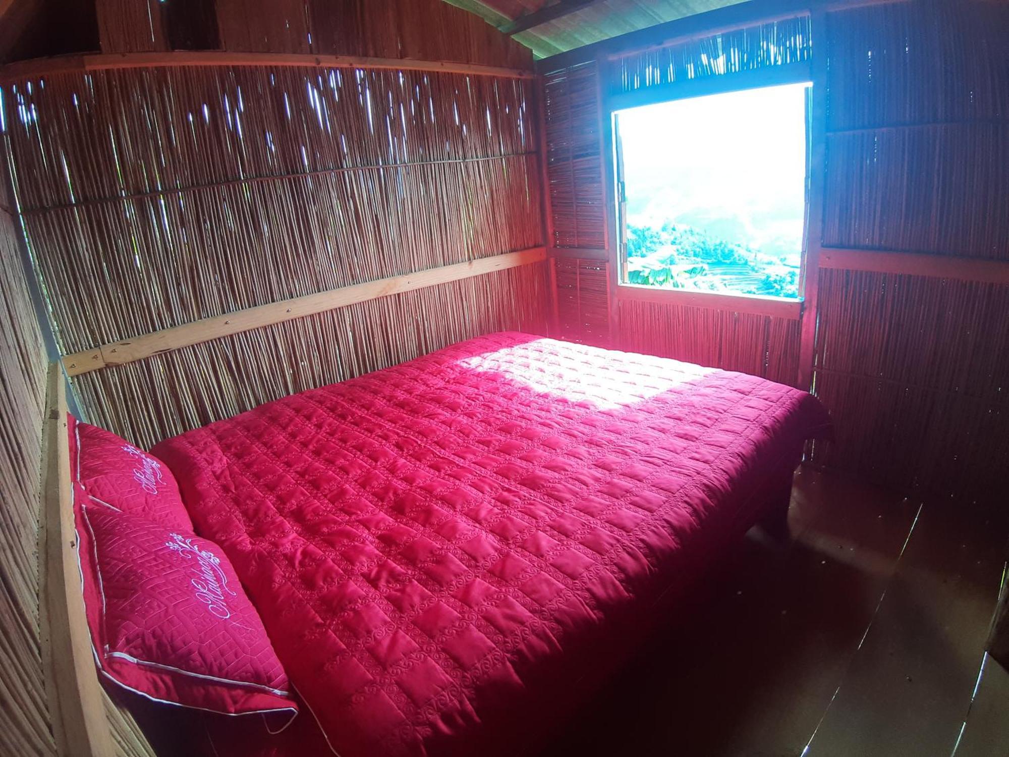 Indigenous Homestay- Trek- Food- Bus Mu Cang Chai 객실 사진