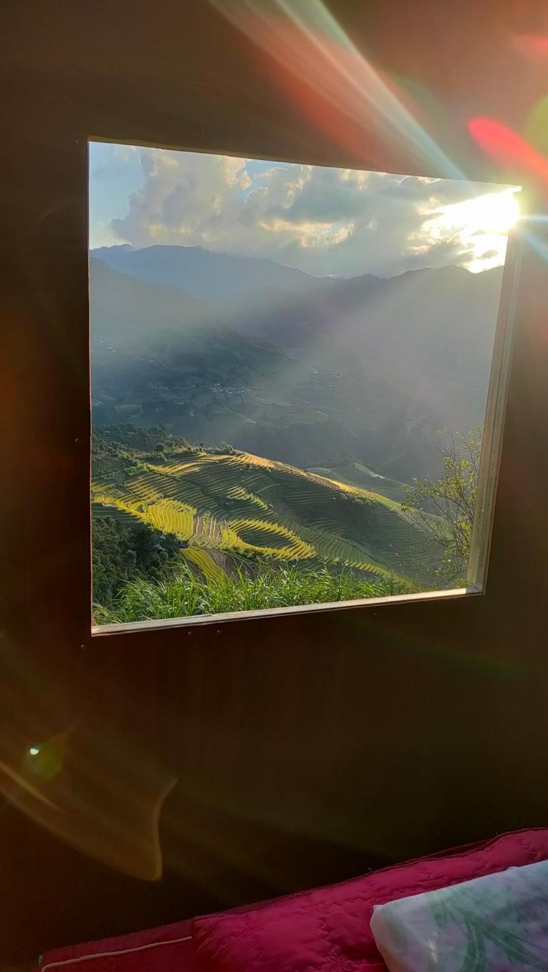 Indigenous Homestay- Trek- Food- Bus Mu Cang Chai 외부 사진