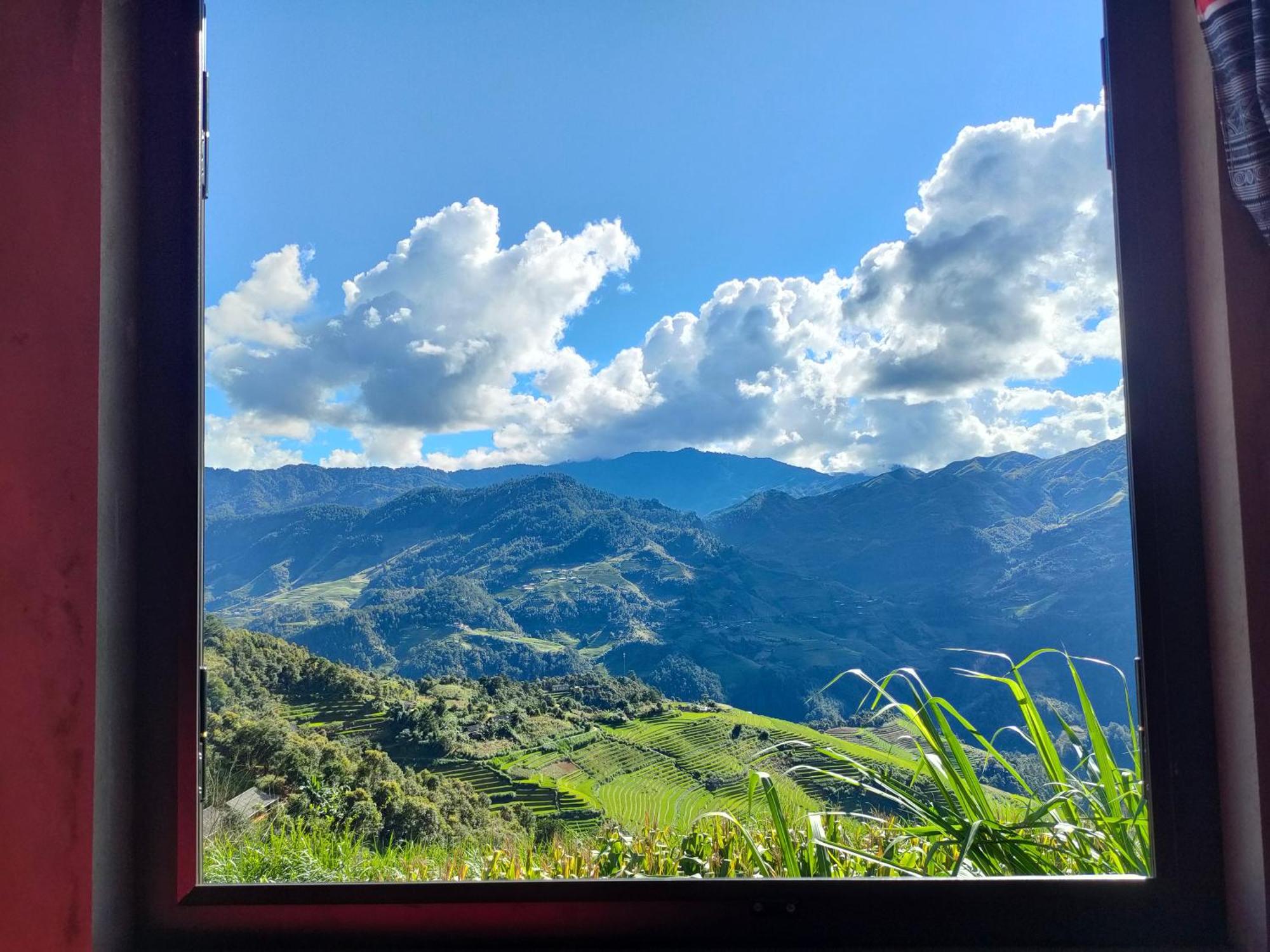 Indigenous Homestay- Trek- Food- Bus Mu Cang Chai 객실 사진