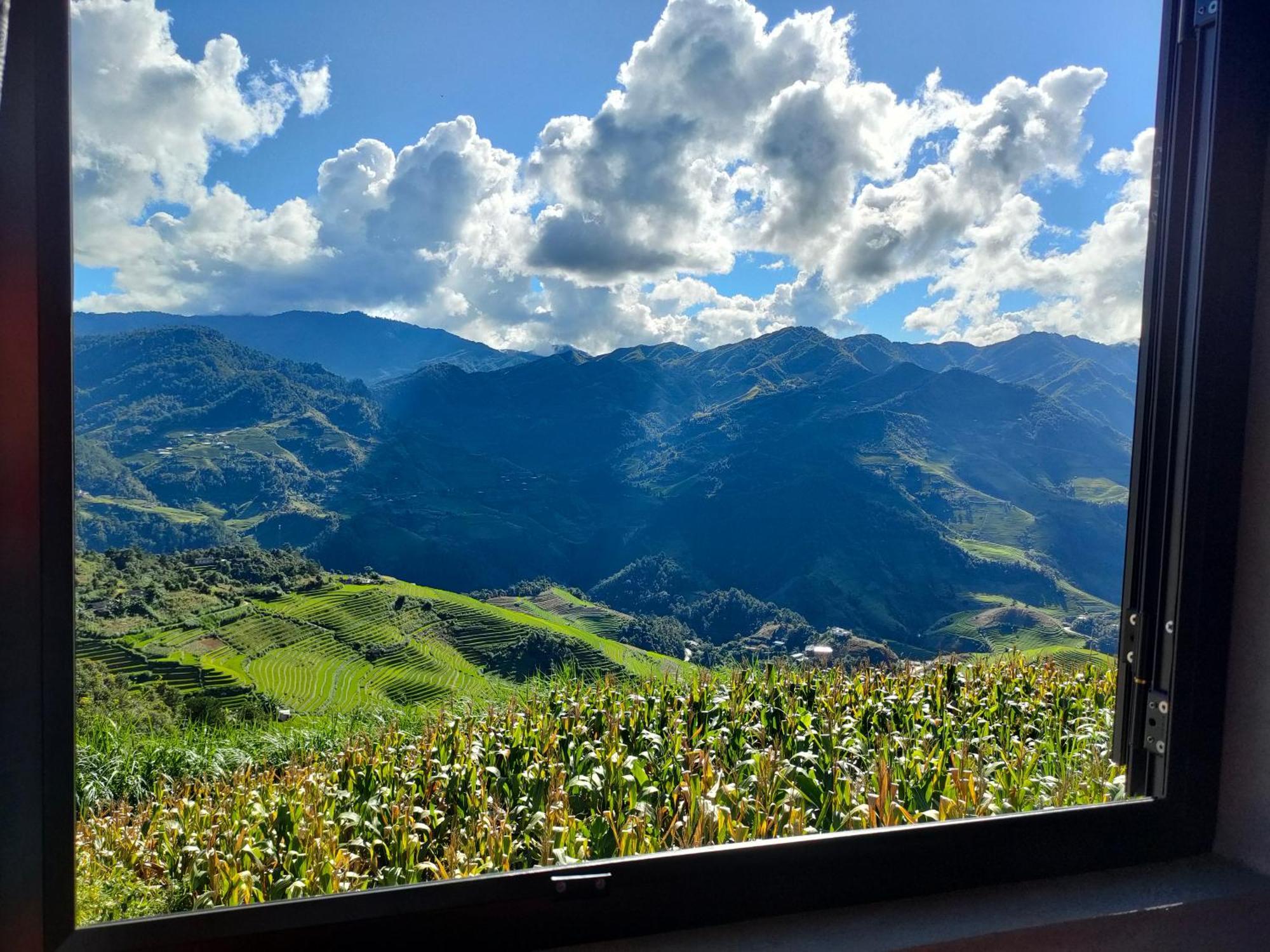 Indigenous Homestay- Trek- Food- Bus Mu Cang Chai 객실 사진