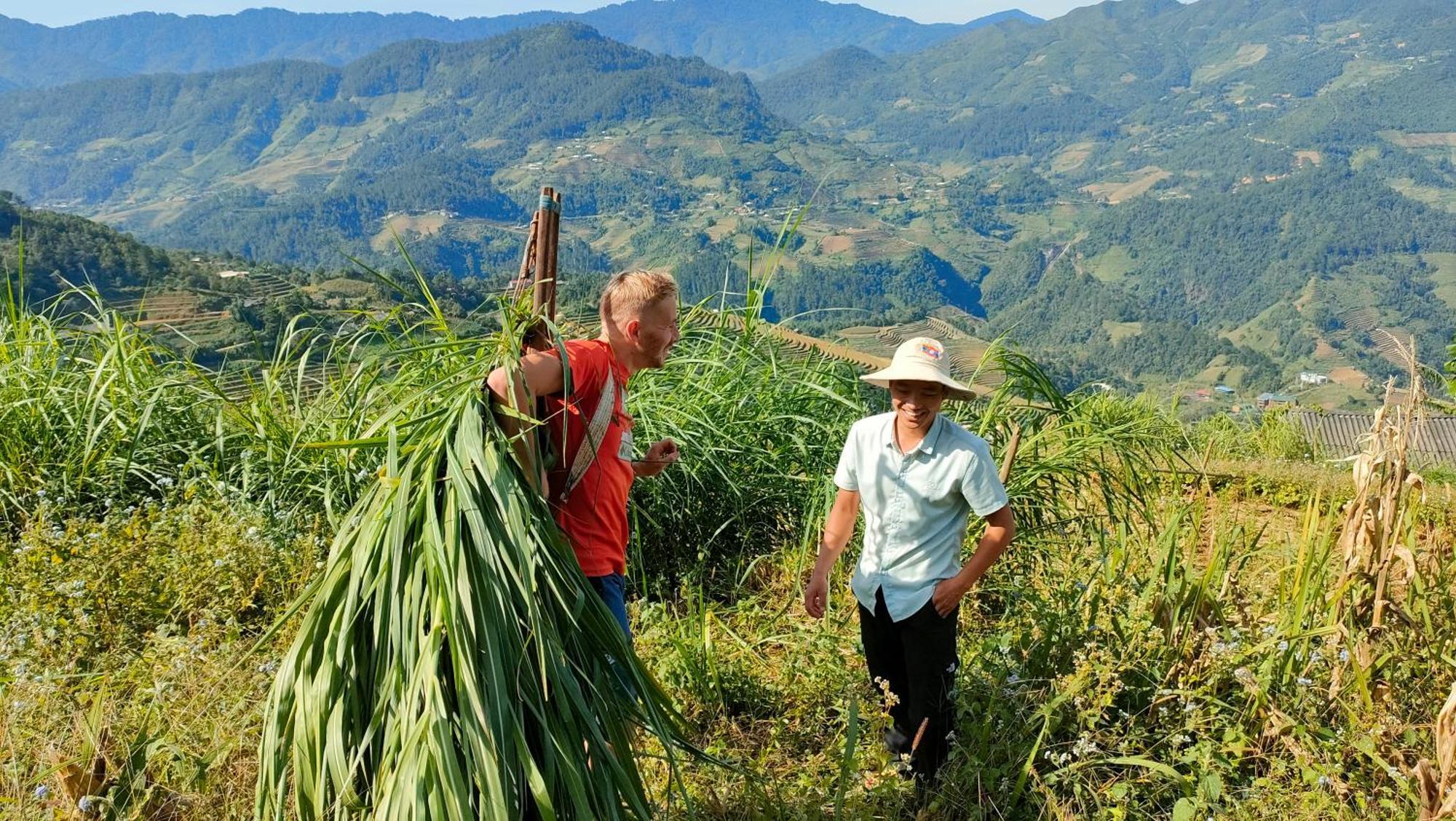 Indigenous Homestay- Trek- Food- Bus Mu Cang Chai 외부 사진