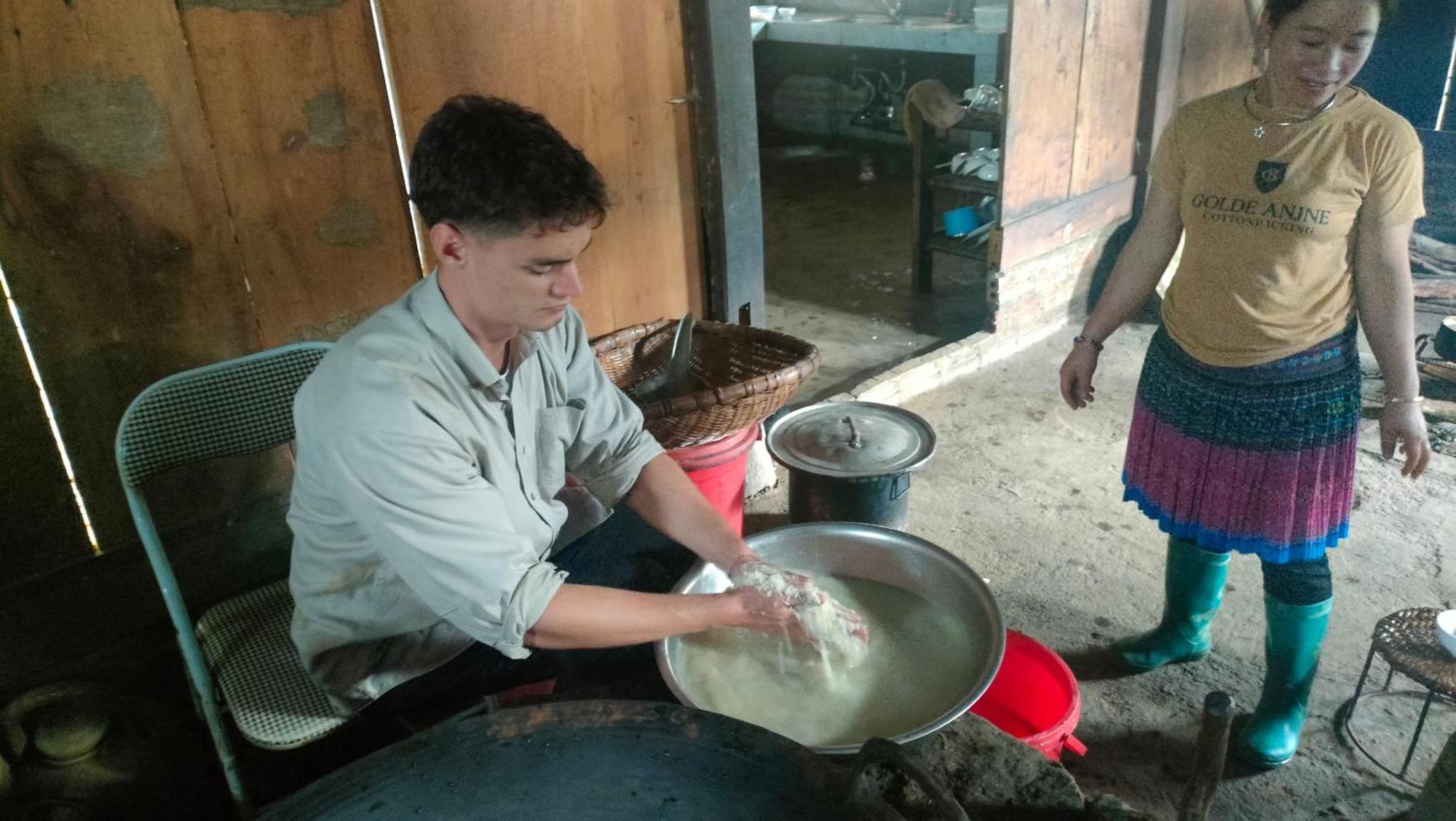 Indigenous Homestay- Trek- Food- Bus Mu Cang Chai 외부 사진